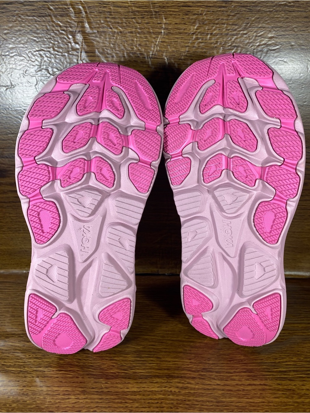 Hoka Clifton 10 women’s shoe size 6 wide - Picture 10 of 11